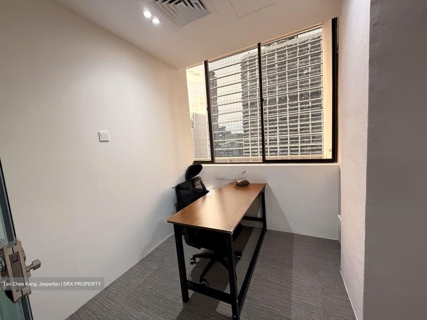 International Plaza (D2), Office #572117011